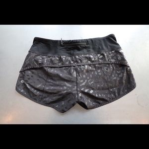 lulu speed up shorts 2.5”